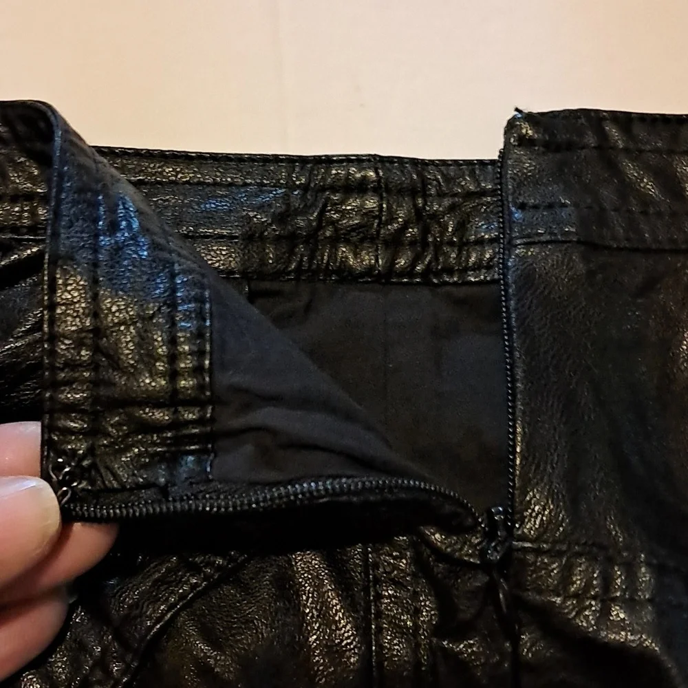 Free People Fake Out Biker Boho Faux Leather Mini Skirt Size 6 Goth Femigoth Y2K - Picture 7 of 8